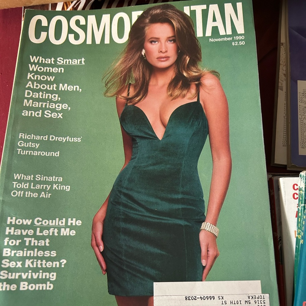 Vintage November 1990 COSMOPOLITAN Magazine. FREDERIQUE SCAVULO Cover
